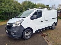 VAUXHALL VIVARO