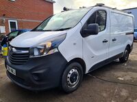 VAUXHALL VIVARO