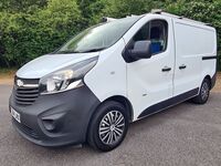 VAUXHALL VIVARO