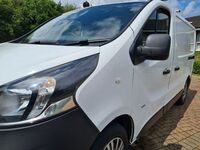 VAUXHALL VIVARO
