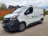 VAUXHALL VIVARO